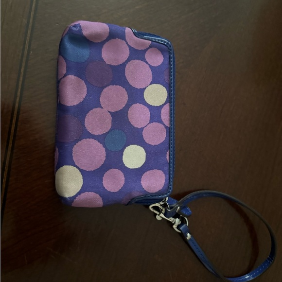 Coach wristlet - Picture 3 of 6